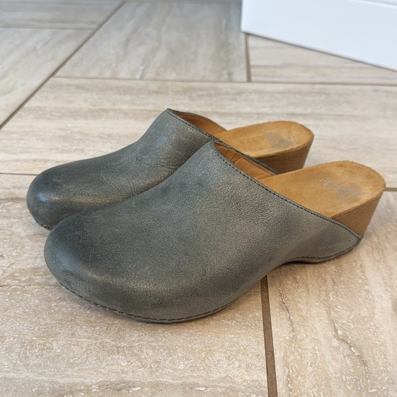 DANSKO Talulah Mule CLOGS Size 39 US 8.5-9 Denim Milled Burnished Leather - Picture 3 of 16